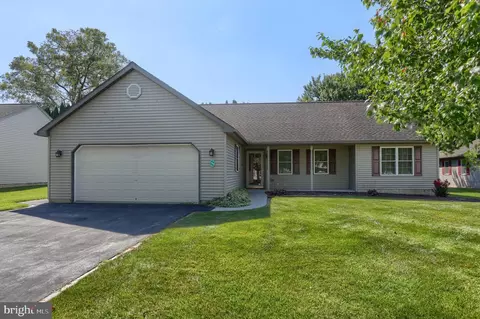 129 Arbor Dr, Myerstown, PA 17067