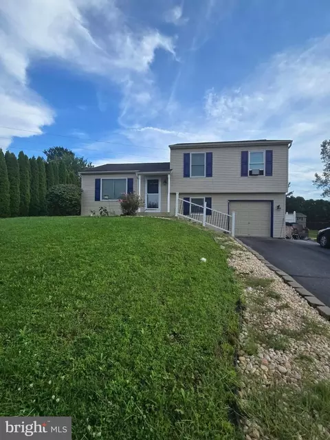 81 E Brookfield, Lebanon, PA 17046
