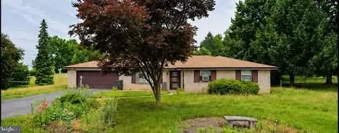 1151 Kochenderfer Rd, Lebanon, PA 17046