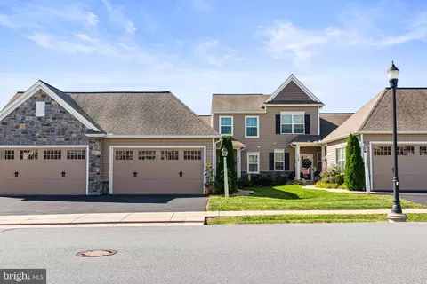 106 S Village Cir, Palmyra, PA 17078