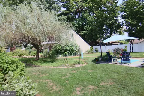 Exterior - 321 E Walnut St, Palmyra, PA 17078 photo 8 of 8