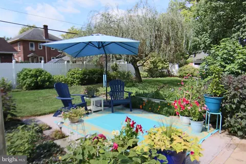 Exterior - 321 E Walnut St, Palmyra, PA 17078 photo 5 of 8