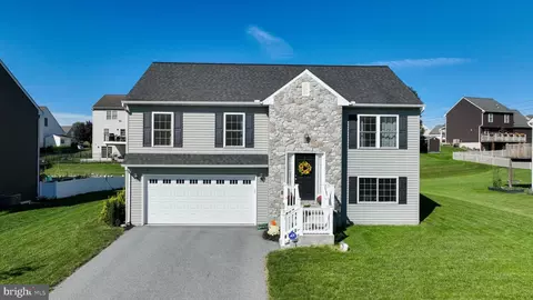 9 Oldfield Ave, Jonestown, PA 17038
