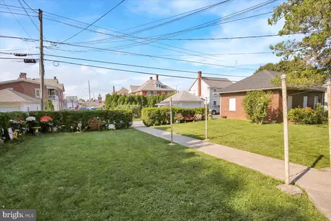 Exterior - 43 E Maple St, Palmyra, PA 17078 photo 5 of 12