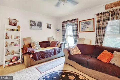 Living - 43 E Maple St, Palmyra, PA 17078 photo 1 of 4