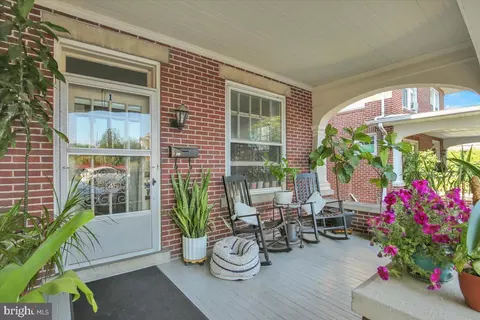 Exterior - 43 E Maple St, Palmyra, PA 17078 photo 10 of 12