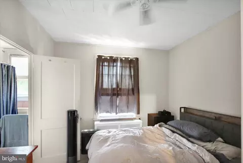 Bedroom - 43 E Maple St, Palmyra, PA 17078 photo 5 of 10