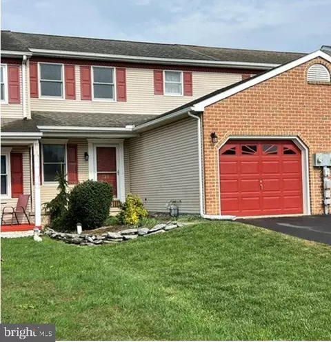 128 Palm Ln, Lebanon, PA 17042