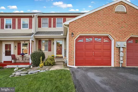 128 Palm Ln, Lebanon, PA 17042