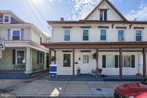 319 N Railroad St, Palmyra, PA 17078