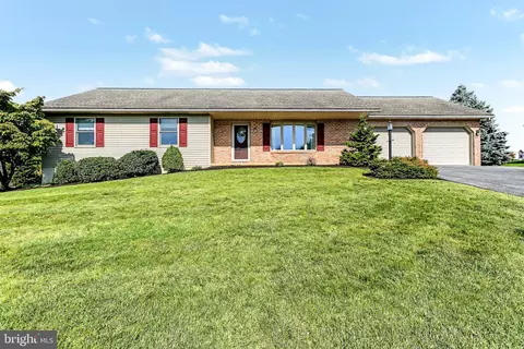 1089 Horseshoe Cir, Lebanon, PA 17042
