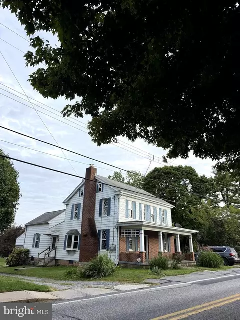 140 Schoolhouse Rd, Palmyra, PA 17078