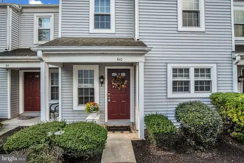 610 Cambridge Ct, Palmyra, PA 17078