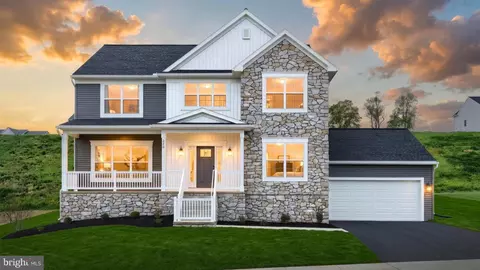 220 Copper Ridge Dr, Newmanstown, PA 17073
