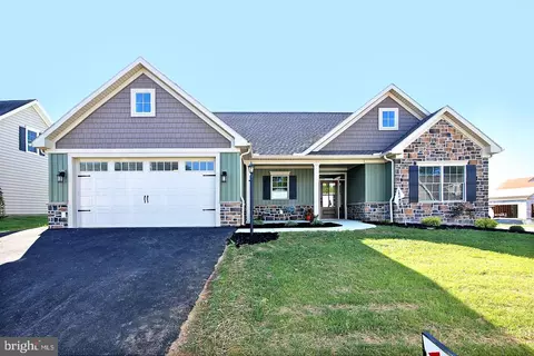 108 Allwein Dr, Lebanon, PA 17042