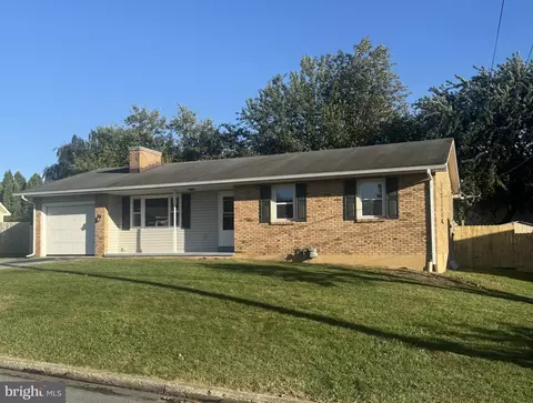 1624 Greenwood Dr, Lebanon, PA 17046