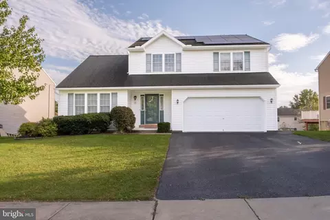 7 Lion Ln, Jonestown, PA 17038