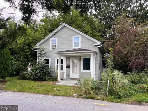 147 S Cherry St, Annville, PA 17003