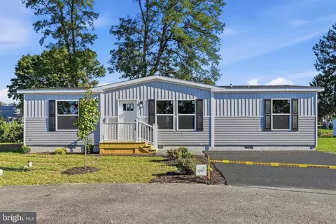 859 Lois Ln, Lebanon, PA 17046