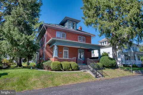 111 N Lancaster Ave, Schaefferstown, PA 17088