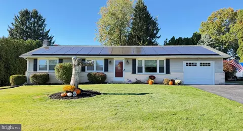 1833 Ashton Dr, Lebanon, PA 17046
