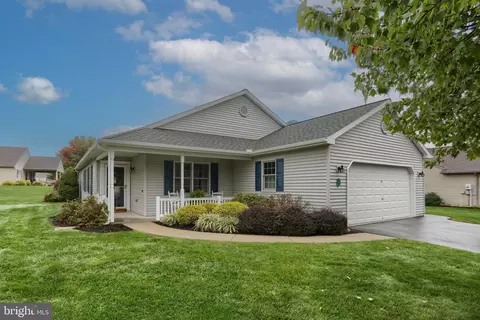 3 Greenbriar Dr, Myerstown, PA 17067