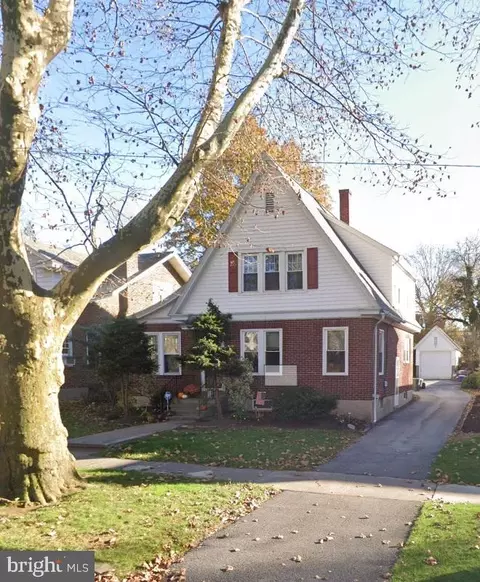 36 E Chestnut St, Cleona, PA 17042