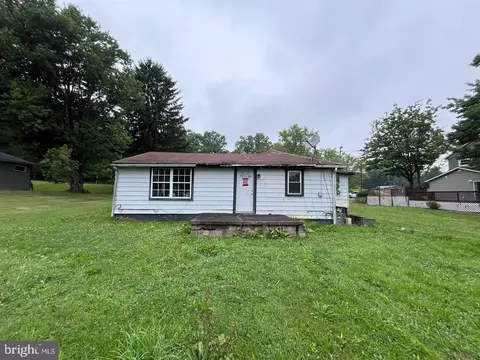 132 Thomas Rd, New Castle, PA 16101
