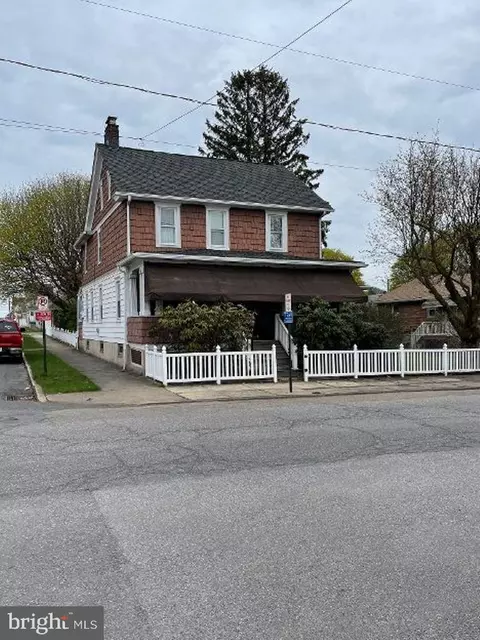 887 James St, Hazleton, PA 18201