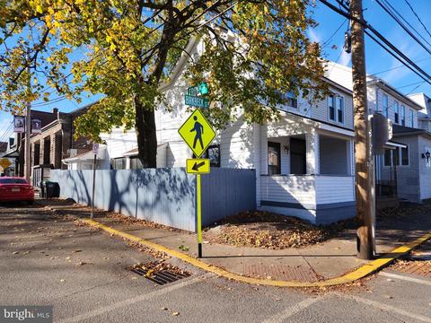 702 Birkbeck St, Freeland, PA 18224