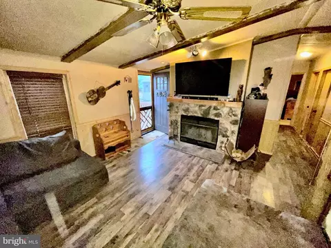 33 Shade Tree Rd, White Haven, PA 18661