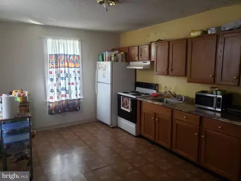 222 Juniper, Hazleton, PA 18201 photo 5