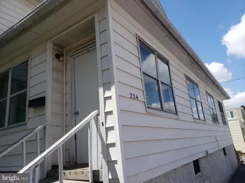 222 Juniper, Hazleton, PA 18201 photo 3