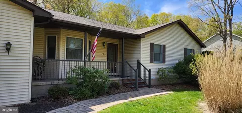 4 Applewood Ln, Drums, PA 18222