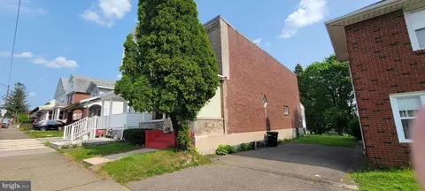 332 E Diamond Ave, Hazleton, PA 18201 photo 3