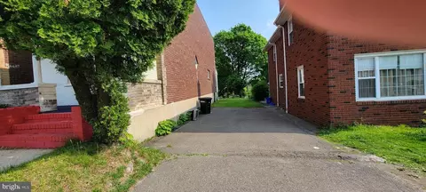 332 E Diamond Ave, Hazleton, PA 18201 photo 4