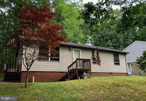 7 Holiday Dr, White Haven, PA 18661