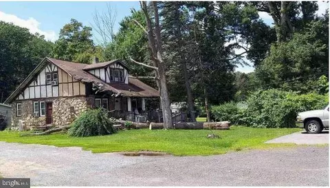 134 Glendale Rd, Pittston, PA 18640