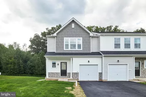 14 Olivia Way #49, Mountain Top, PA 18707