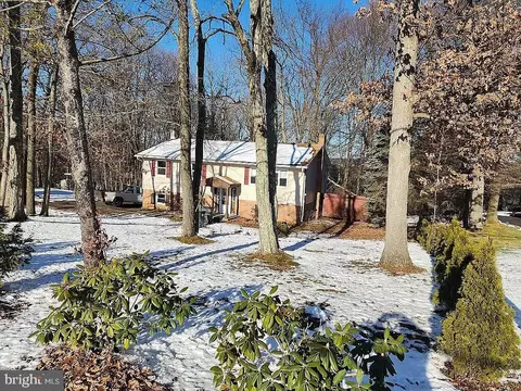 610 Lattimer Rd, Hazle Township, PA 18202