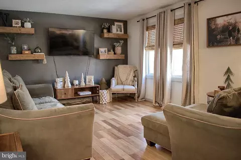 Living - 712 E 3rd St, Berwick, PA 18603 photo 1 of 2