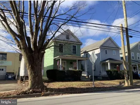 82 W Union St, Kingston, PA 18704