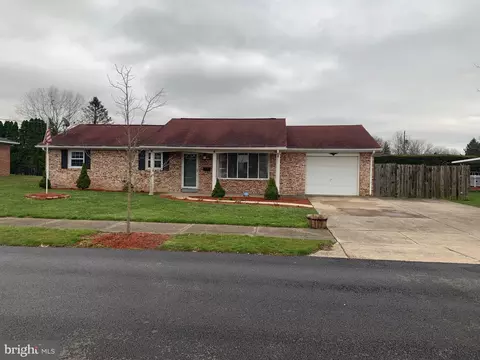 1042 Sunset Dr, Berwick, PA 18603