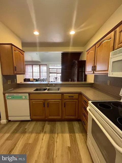 1304 Country Clb #2ND, Hazleton, PA 18202 photo 8