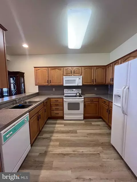 1304 Country Clb #2ND, Hazleton, PA 18202 photo 9