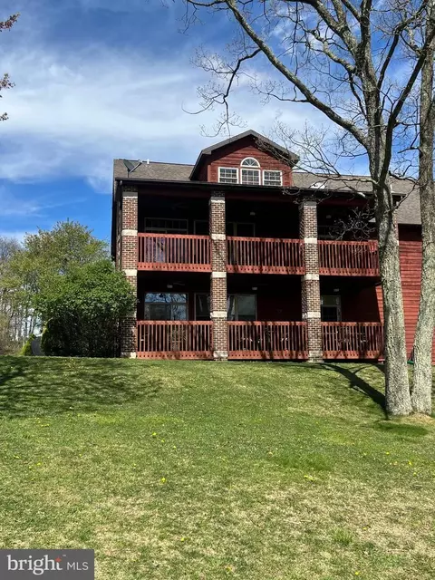1304 Country Clb #2ND, Hazleton, PA 18202 photo 2
