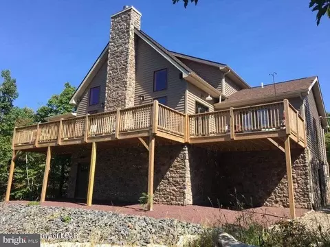 6 Blue Mountian Ct, Hazle Township, PA 18202