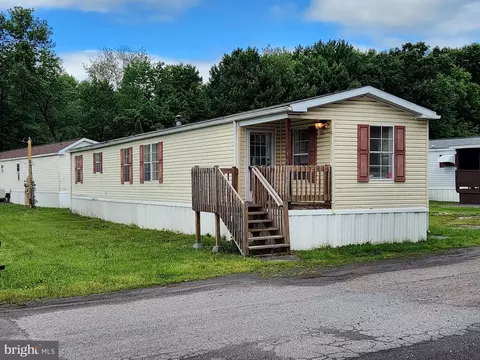 2 Quiet Cv, Pittston, PA 18640