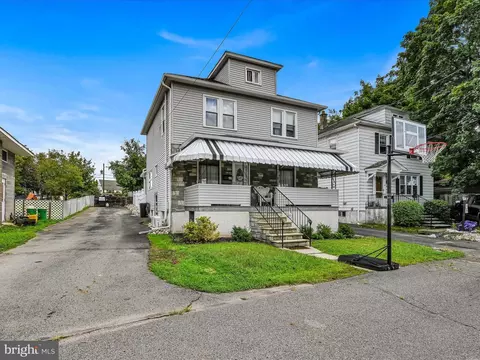 16 Dingwall St, Wilkes Barre, PA 18705