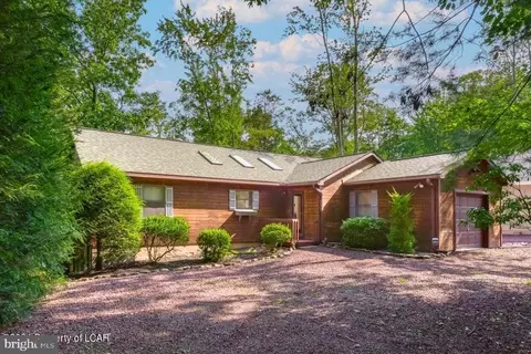 228 Trapper Springs Ln, Drums, PA 18222